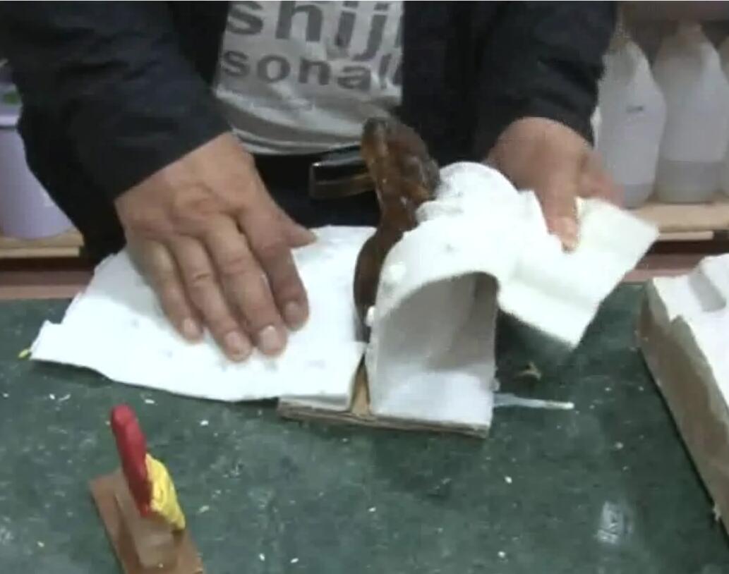 工業級模具硅膠開模拆邊困難怎么辦？